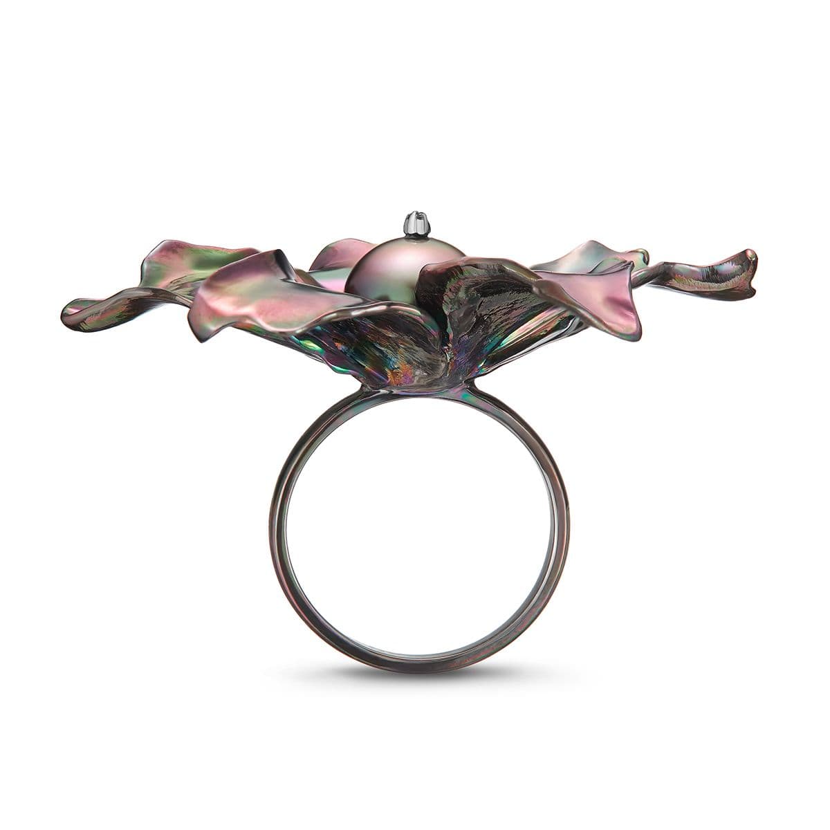 Кольцо Аденум из титана с морским жемчугом Таити от Nasonpearl & WAIU