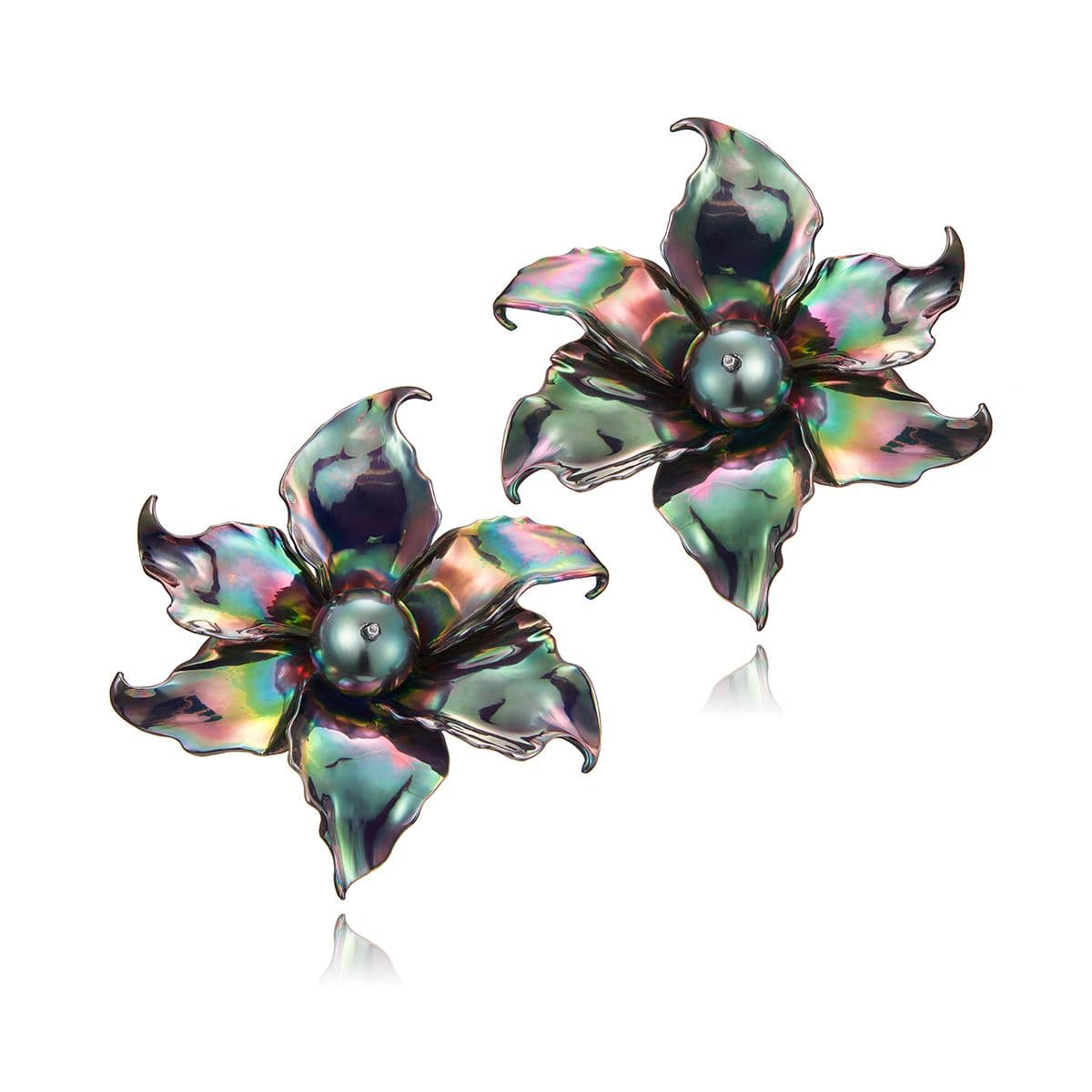 Серьги Аденум от Nasonpearl & WAIU из титана с морским жемчугом Таити